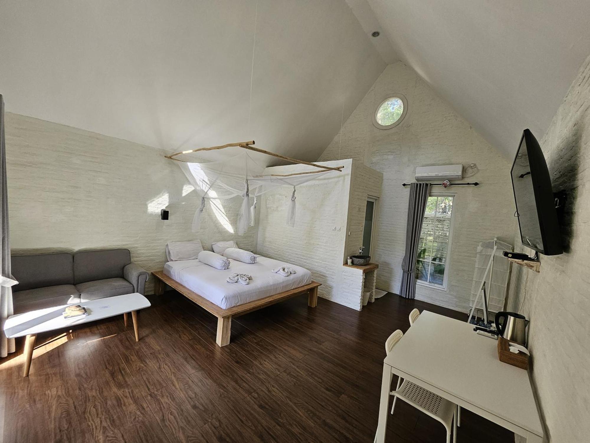 Pasir Putih Resort & Resto Maluk エクステリア 写真